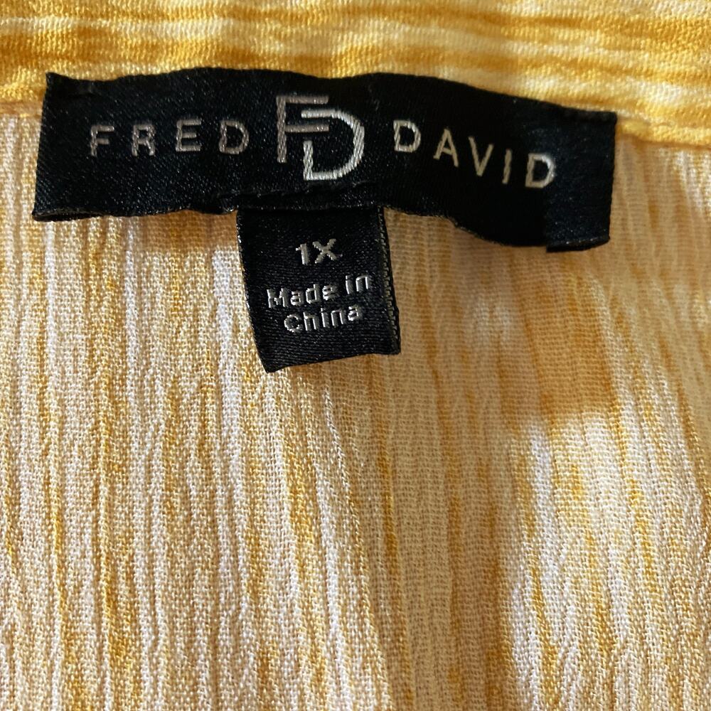 Fred David Women's Yellow V-Neck Roll Tab Sleeve Shark Bite Hem Blouse | Size 1X - Picture 6 of 8